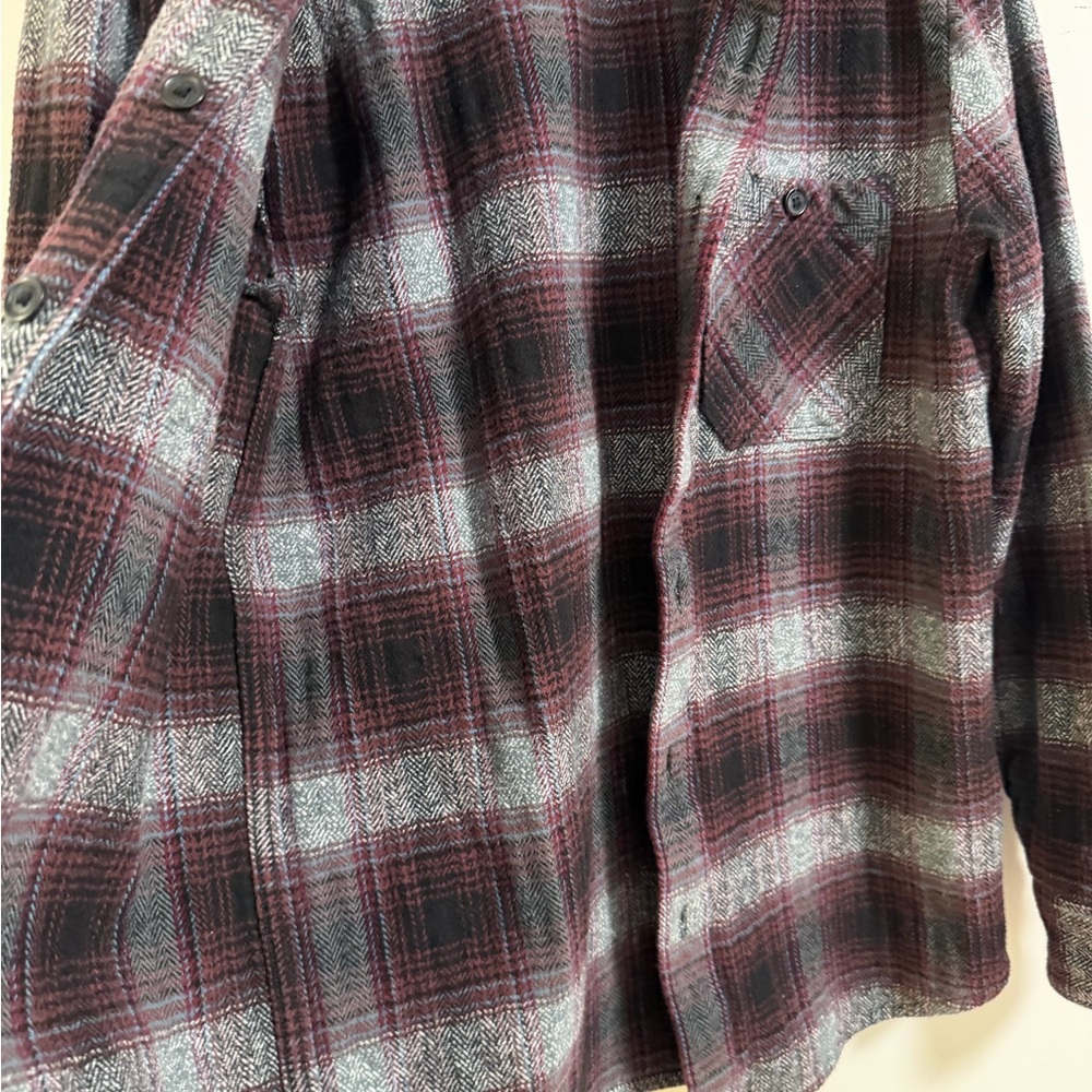 Volcom Men's Plaid Button Down Shirt - Black and Red Classic Fit - Picture 3 of 16